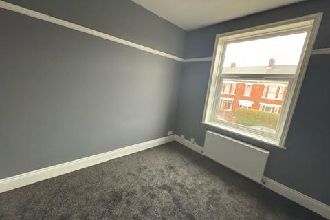 3 bedroom apartment to rent, Rothbury Terrace, Newcastle upon Tyne