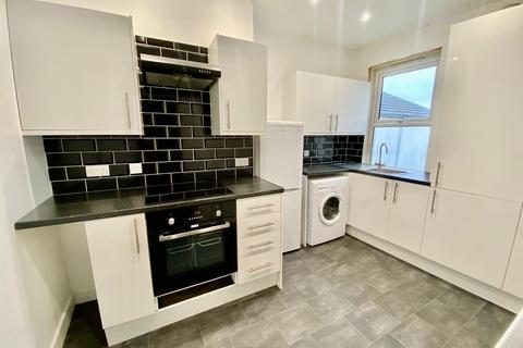 1 bedroom house to rent, Clifton Road, Worthing