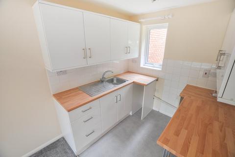 Studio to rent, Cuthbury Gardens, WIMBORNE, BH21