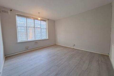 2 bedroom flat to rent, Colney Hatch Lane, London N10