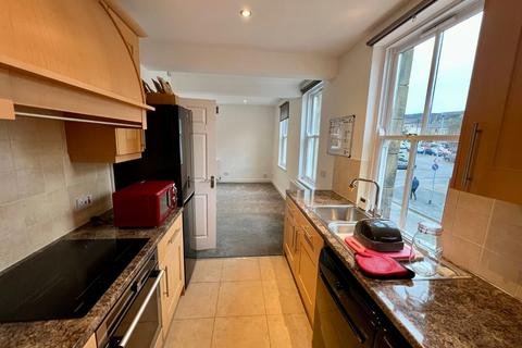 1 bedroom flat to rent, South Hawksworth Street, Ilkley, West Yorkshire, UK, LS29