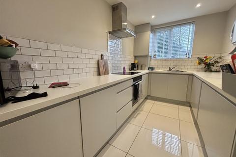 3 bedroom house to rent, Don Avenue, York