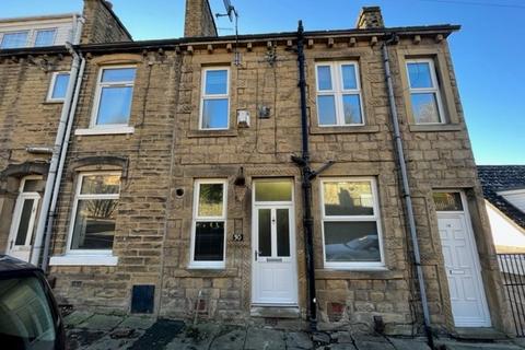 3 bedroom terraced house to rent, Fernbank Drive, Bingley, BD16