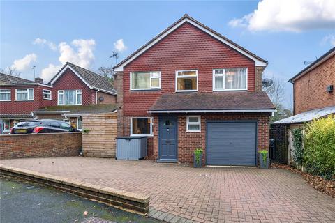 4 bedroom detached house for sale, Treetops Avenue, Surrey GU15