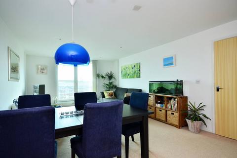 2 bedroom flat to rent, St George Wharf, Vauxhall, London, SW8