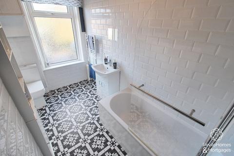 2 bedroom property for sale, Rochdale Road, Middleton, M24