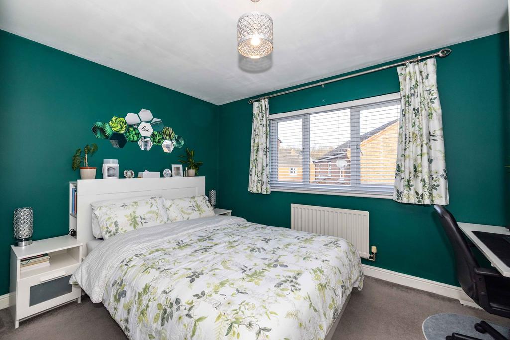 Holt Close Ashford Tn Bed Semi Detached House For Sale