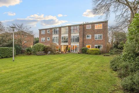 2 bedroom apartment for sale, Oatlands Drive, Weybridge, KT13