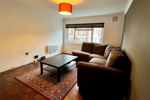 2 bedroom flat to rent, Banister Park