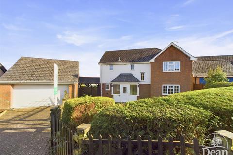 4 bedroom detached house for sale, Park Road, Berry Hill, Coleford