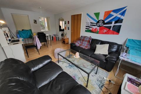 3 bedroom apartment to rent, Chorlton Rd, Hulme, Manchester, Manchester