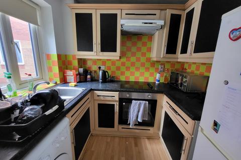 3 bedroom apartment to rent, Chorlton Rd, Hulme, Manchester, Manchester