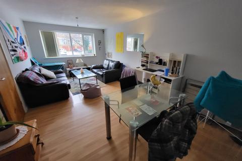 3 bedroom apartment to rent, Chorlton Rd, Hulme, Manchester, Manchester