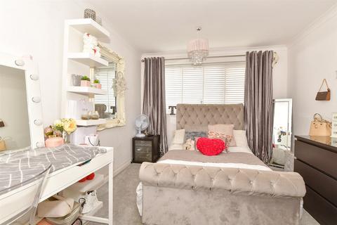 123 Highview, Vigo, Gravesend, DA13 0UT