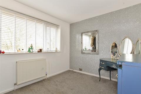 123 Highview, Vigo, Gravesend, DA13 0UT