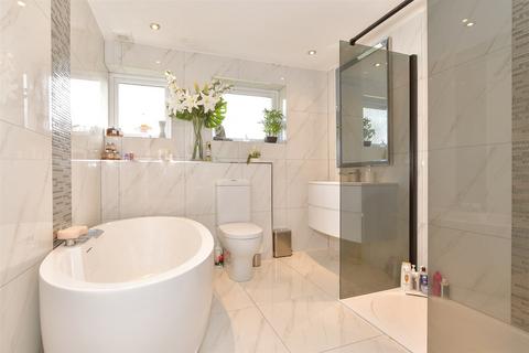 123 Highview, Vigo, Gravesend, DA13 0UT