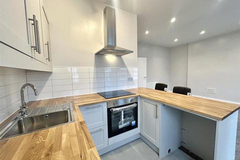 1 bedroom flat to rent, Meteor Road, Westcliff-On-Sea, Essex