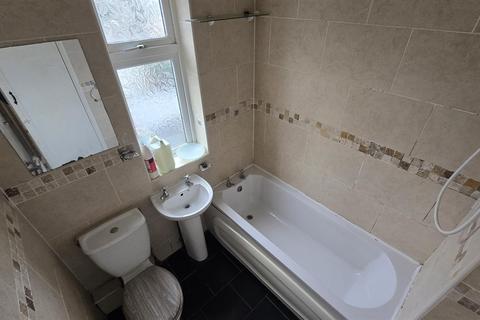 3 bedroom terraced house for sale, Rutherglen Avenue, Coventry CV3