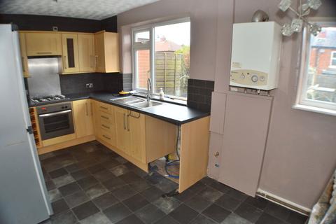 2 bedroom semi-detached house to rent, Acorn Avenue, Hyde, SK14 5RR