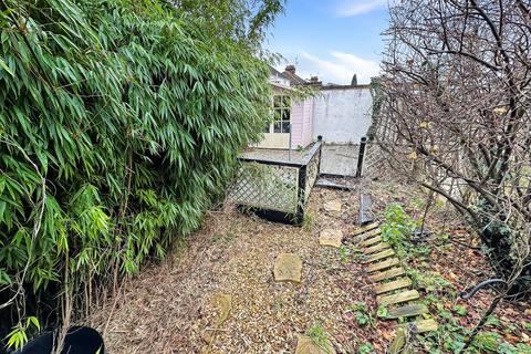 25 Bedford Road, Houghton Regis, Dunstable, LU5 5DL