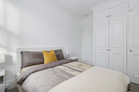 3 bedroom apartment for sale, Abingdon Road, Kensington, W8