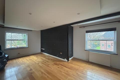 2 bedroom flat for sale, Kentmere Road, Timperley