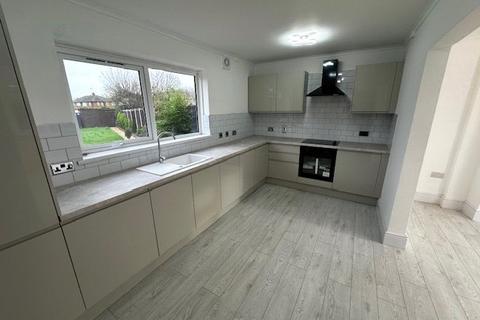 3 bedroom semi-detached house to rent, Victoria Avenue, Ketley, Telford, TF1