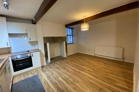 3 bedroom house to rent, Huddersfield Road, Honley, Huddersfield