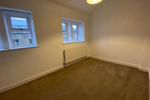 3 bedroom house to rent, Huddersfield Road, Honley, Huddersfield