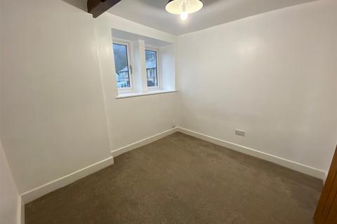 3 bedroom house to rent, Huddersfield Road, Honley, Huddersfield