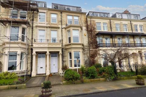 3 bedroom apartment to rent, Percy Gardens, Tynemouth