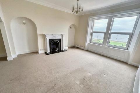 3 bedroom apartment to rent, Percy Gardens, Tynemouth