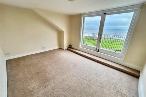 3 bedroom apartment to rent, Percy Gardens, Tynemouth