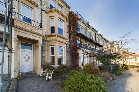 3 bedroom apartment to rent, Percy Gardens, Tynemouth