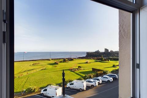 3 bedroom apartment to rent, Percy Gardens, Tynemouth