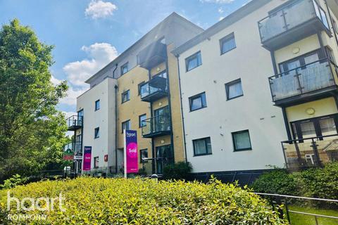 2 bedroom apartment for sale, Cottons Approach, Romford, RM7 7LN