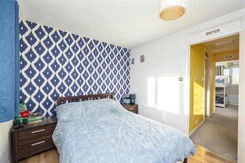 2 bedroom end of terrace house for sale, Singleton Road, Horsham RH12