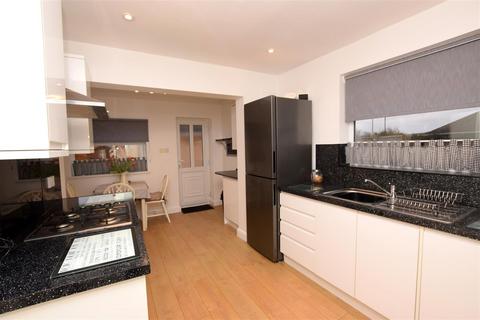 4 Amesbury Avenue, Grimsby, DN33 3HR