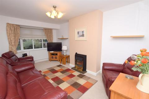 4 Amesbury Avenue, Grimsby, DN33 3HR