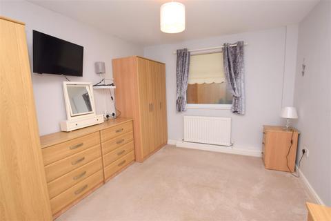 4 Amesbury Avenue, Grimsby, DN33 3HR