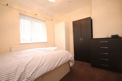 4 bedroom terraced house to rent, Dagenham RM8