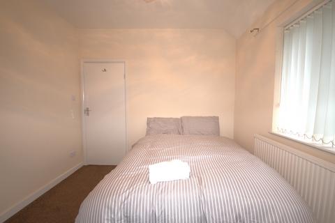 4 bedroom terraced house to rent, Dagenham RM8