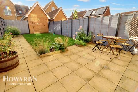 3 bedroom townhouse for sale, Chaffinch Mews, Harleston