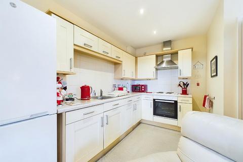 2 bedroom apartment for sale, Agincourt Drive, Hill Top View, Gilstead