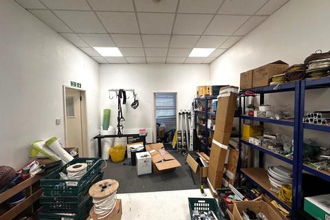 Warehouse to rent, Unit 4 Borough Court, Grammar School Lane, Halesowen, B63 3SW