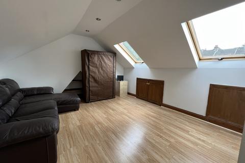 4 bedroom terraced house to rent, Luton LU1