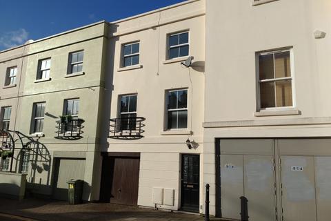 2 bedroom house to rent, Grosvenor Place South