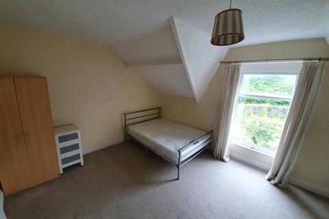 2 bedroom flat to rent, Carlton Terrace, Mount Pleasant, Swansea