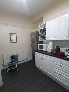 2 bedroom flat to rent, Carlton Terrace, Mount Pleasant, Swansea