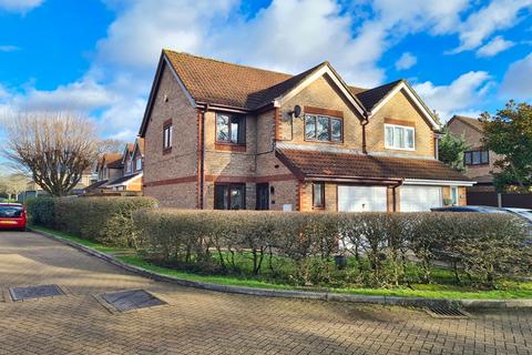 3 bedroom semi-detached house for sale, Pentridge Way, Totton SO40